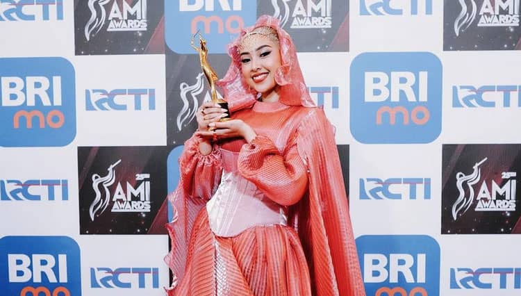 Keren, Mahasiswa ITB Jinan Laetitia Sabet Penghargaan AMI Awards 2022