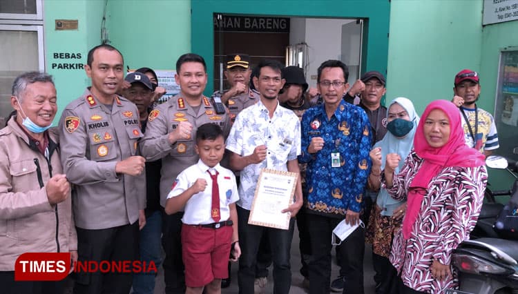 Kapolresta Malang Kota Berikan Beasiswa untuk Anak Korban Tragedi Kanjuruhan