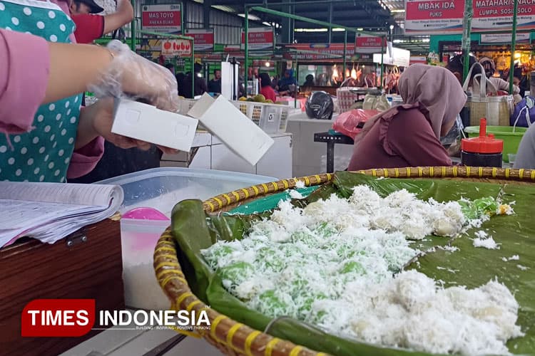 KleponKu Croot, Sensasi Klepon Lumer di Mulut dari Pasar Oro-Oro Dowo Malang