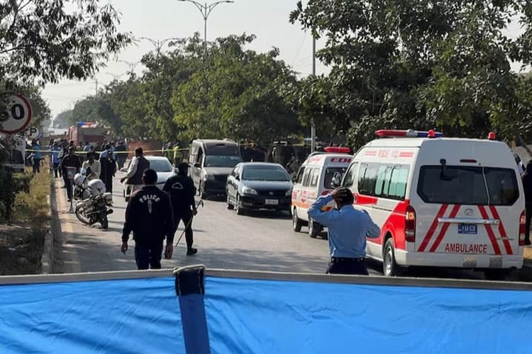 Pakistan Diguncang Ledakan "Bunuh Diri", 12 Orang Tewas