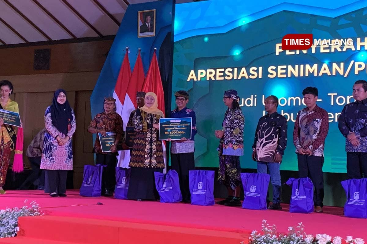 Gubernur Khofifah Beri Apresiasi 500 Seniman dan 46 Warisan Budaya Tak Benda Jatim