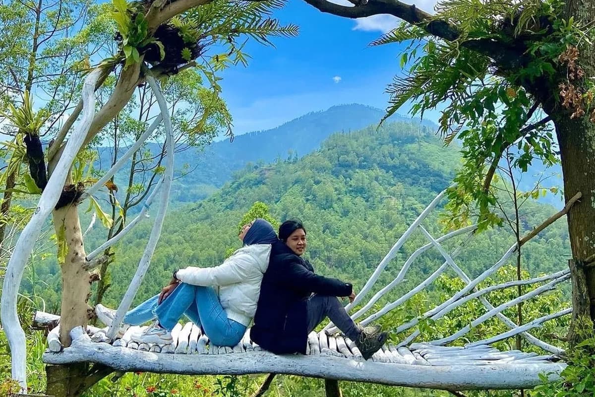Bukit Nirwana Pujon Kidul Malang, Spot Terbaik Menikmati Panorama Pegunungan