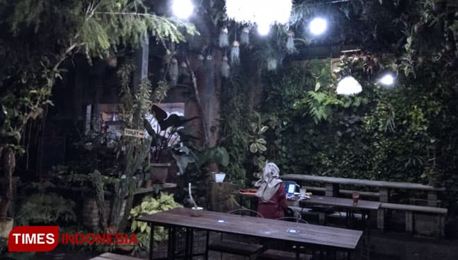 Carik Cenik Café & Resto, Best Restaurant in Malang for Garden Dining