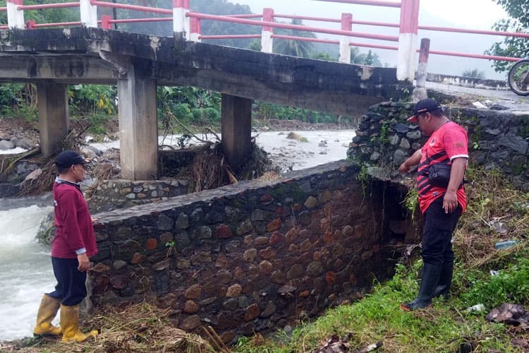 Banjir dan Longsor di Dua Desa Tirtoyudo Malang Rusak Jembatan, Butuhkan Bronjong 200 Meter