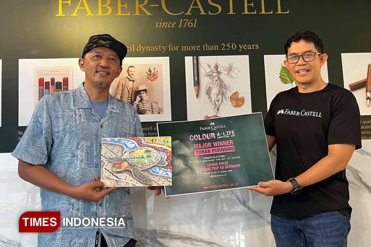 Lukisan Penyu Antarkan Seniman Asal Malang Mendunia