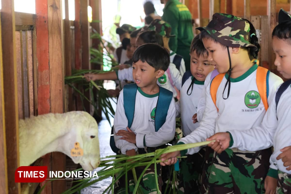 Belajar Bertani Sejak TK, Polbangtan Malang Ajak Anak Kenal Ternak hingga Olahan Susu